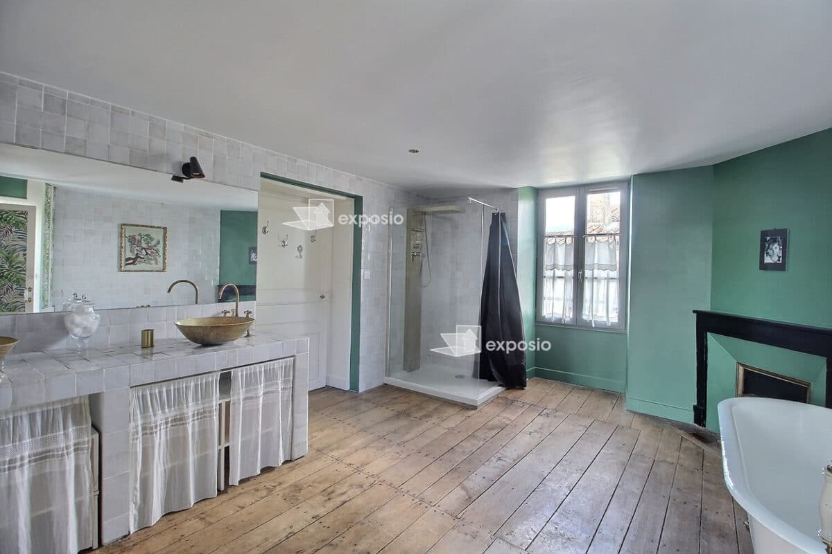 Maison 8 pièces 267 m² · à Saint-Maixent-l'École · 267 m² · 279 900 €