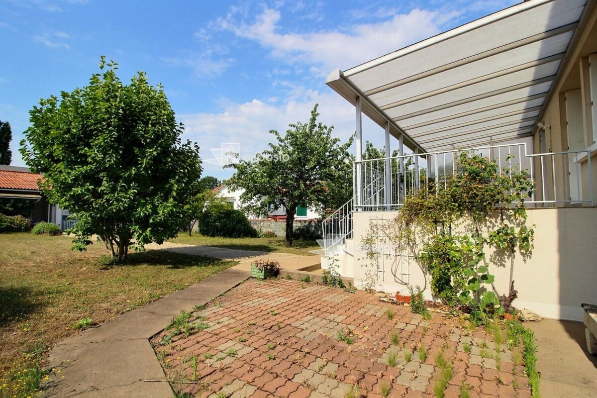 Maison 7 pièces 138 m² · à Niort · 138 m² · 242 000 €